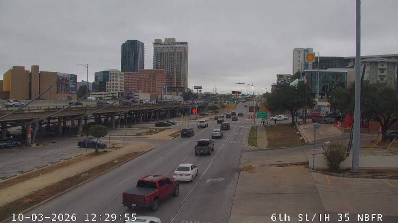 I-35 & Sixth traffic camera